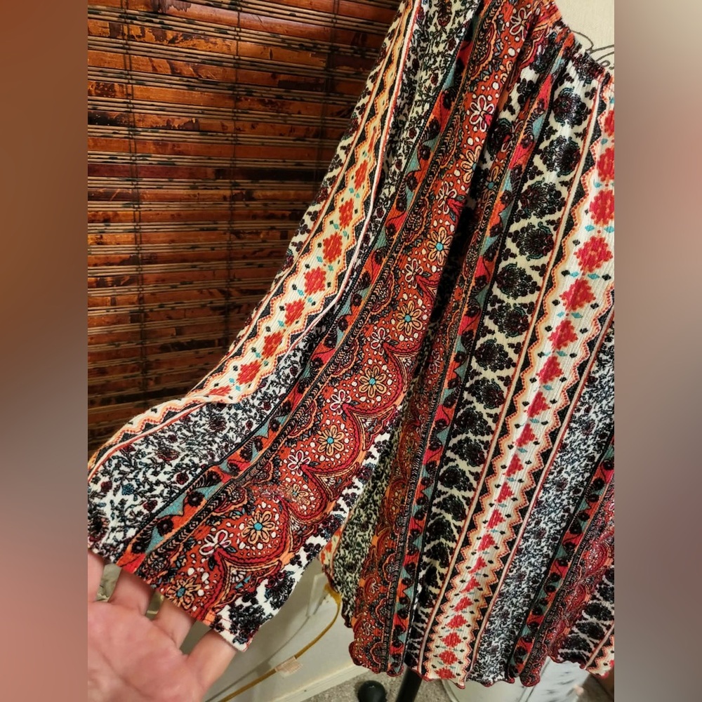 Free Kisses Red and Black Boho Blouse - Picture 4 of 5